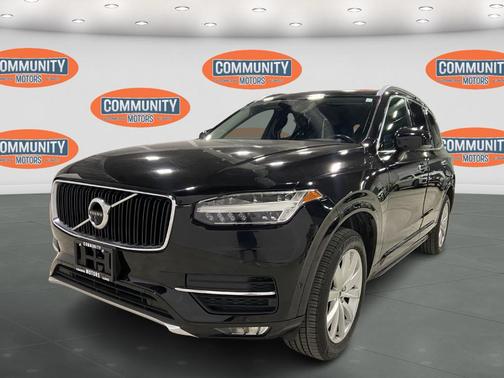 2017 Volvo XC90 T6 Momentum