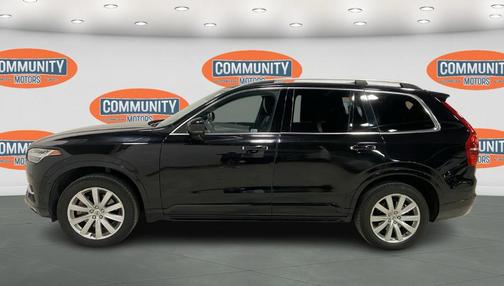 2017 Volvo XC90 T6 Momentum