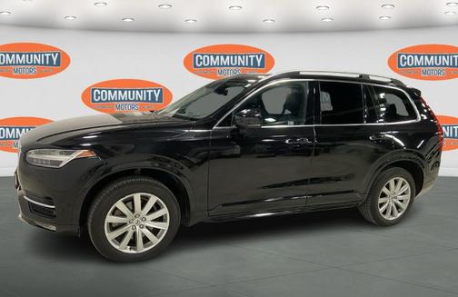 2017 Volvo XC90 T6 Momentum