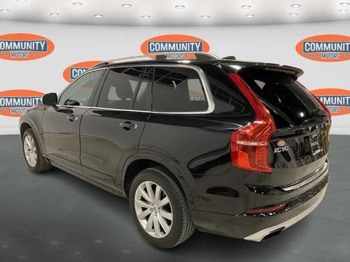 2017 Volvo XC90 T6 Momentum