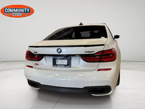 2016 BMW 750 i xDrive