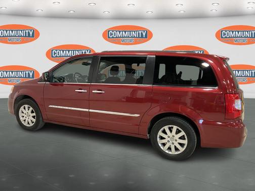 2016 Chrysler Town & Country Touring
