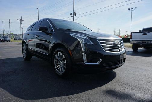 Stellar Black Metallic 2019 Cadillac XT5 Luxury