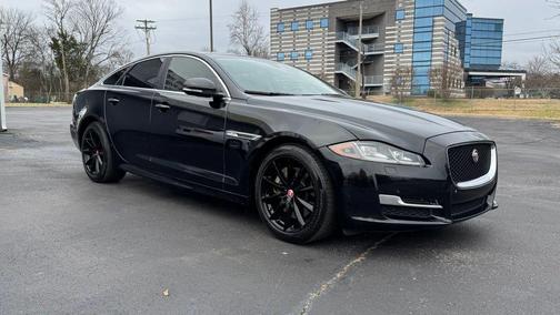 2016 Jaguar XJ XJ R-Sport