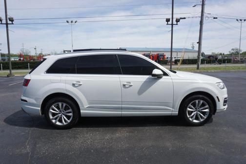 White 2018 Audi Q7 3.0T Premium Plus
