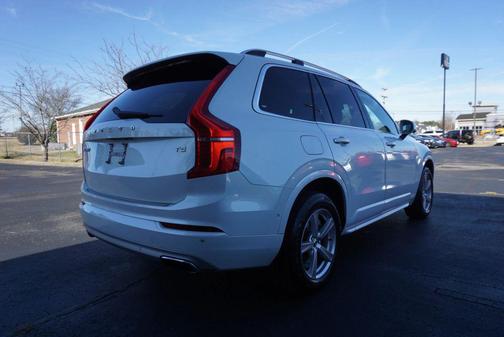 2017 Volvo XC90 T5 Momentum