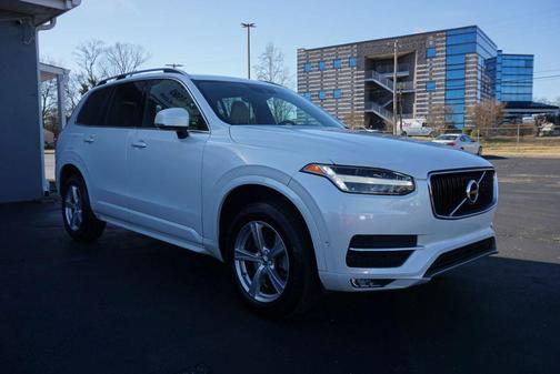 2017 Volvo XC90 T5 Momentum