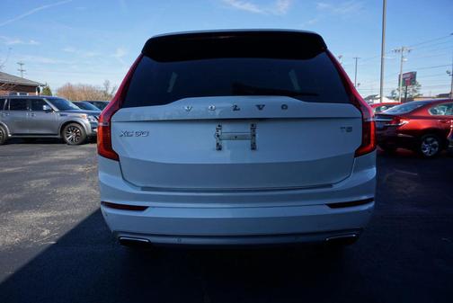 2017 Volvo XC90 T5 Momentum