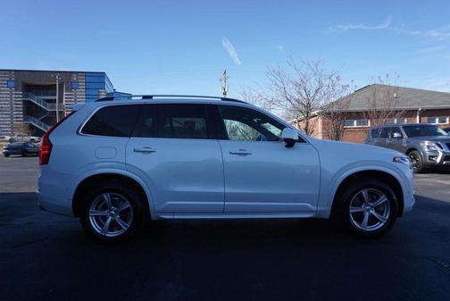 2017 Volvo XC90 T5 Momentum