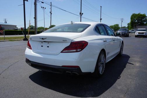 Uyuni White 2021 Genesis G70 2.0T RWD
