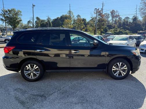 2019 Nissan Pathfinder S