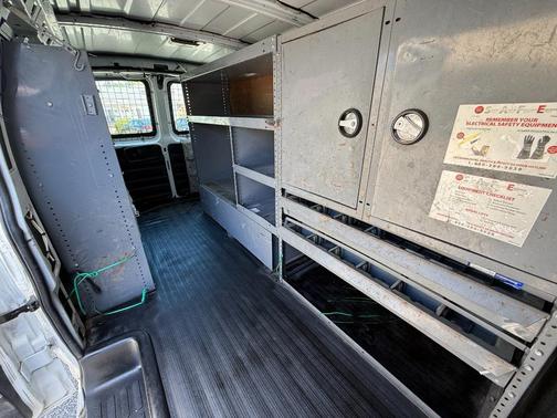 2006 Chevrolet Express 2500 Base