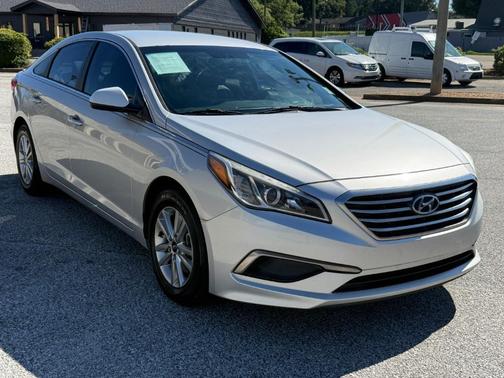 Symphony Silver 2016 Hyundai SONATA SE