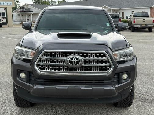 2016 Toyota Tacoma SR