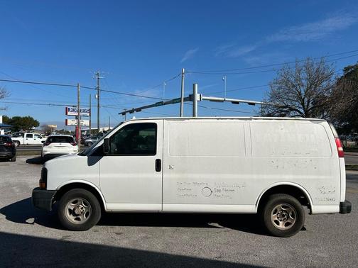 2005 Chevrolet Express 1500 Base