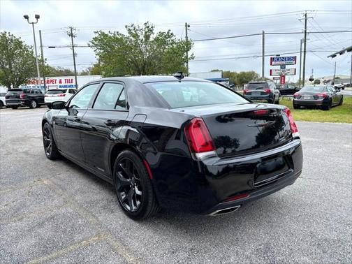 2022 Chrysler 300 S