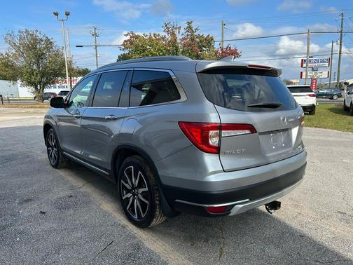 2022 Honda Pilot Touring 8-Passenger