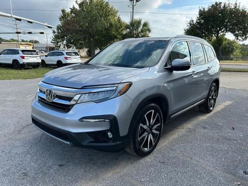 2022 Honda Pilot Touring 8-Passenger