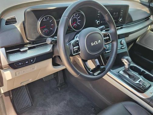 2022 Kia Carnival LXS