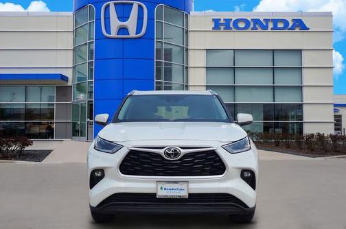Blizzard Pearl 2021 Toyota Highlander XLE