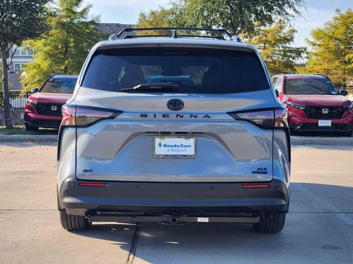 2023 Toyota Sienna Woodland Edition