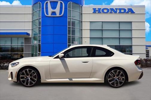 2024 BMW 230 i