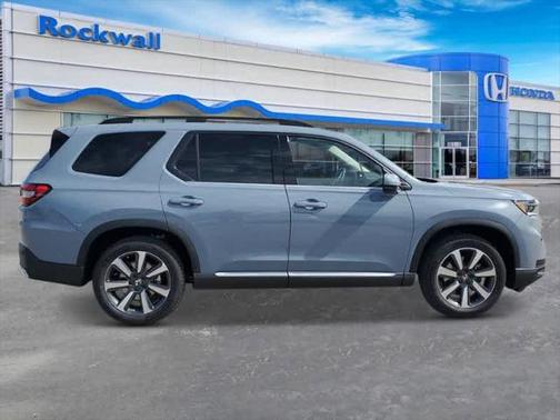 2025 Honda Pilot Touring 8-Passenger