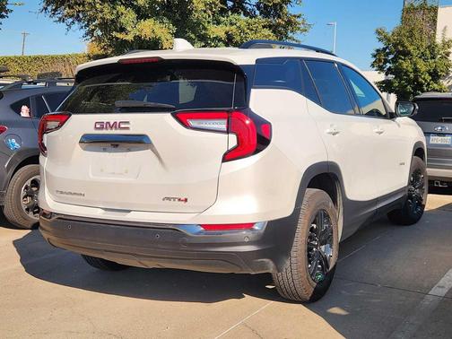 2024 GMC Terrain AWD AT4