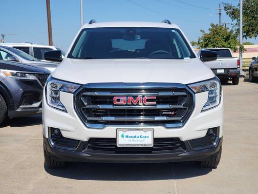 2024 GMC Terrain AWD AT4