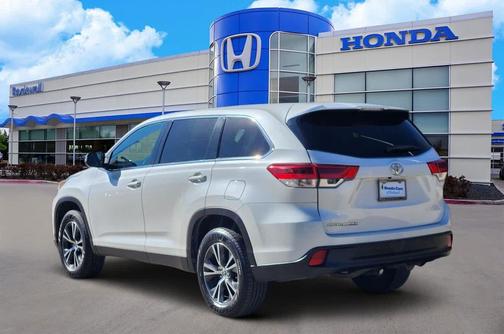 2019 Toyota Highlander LE