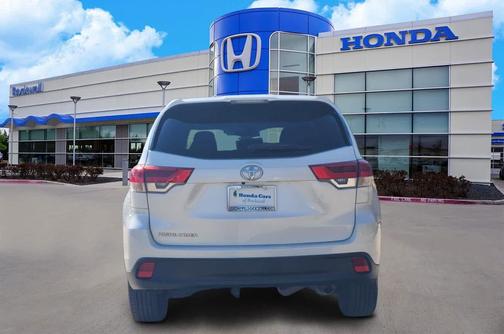 2019 Toyota Highlander LE