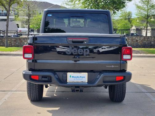 Black Clearcoat 2022 Jeep Gladiator Texas Trail 4x4