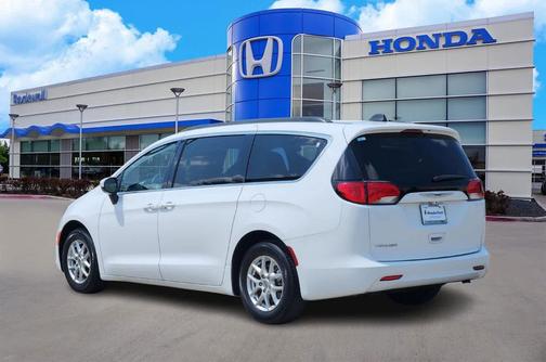 2021 Chrysler Voyager LXI