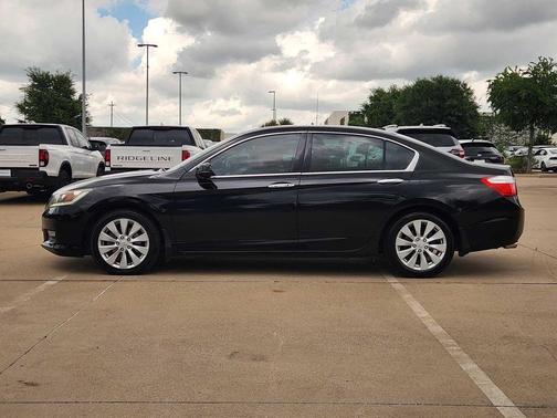 Crystal Black Pearl 2013 Honda Accord 4dr V6 Auto