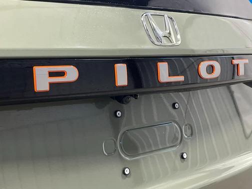 Ash Green Metallic 2026 Honda Pilot TrailSport
