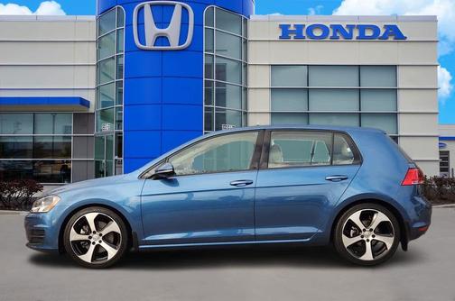 2017 Volkswagen Golf TSI S 4-Door