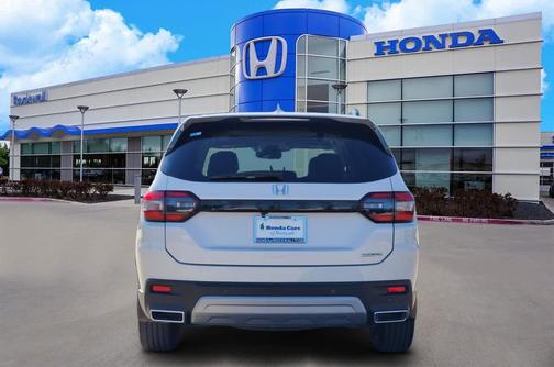 Platinum White Pearl 2024 Honda Pilot Touring 8-Passenger
