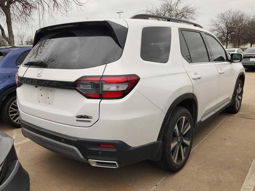 2024 Honda Pilot Touring 8-Passenger