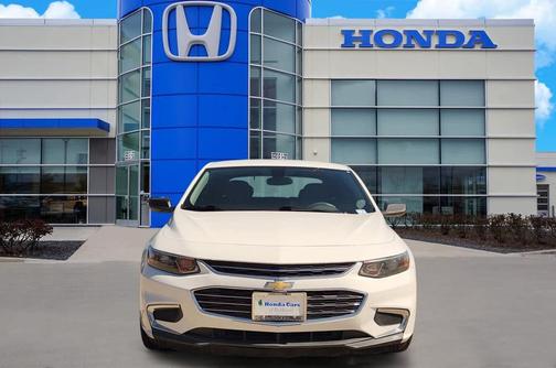 Summit White 2017 Chevrolet Malibu 1LS