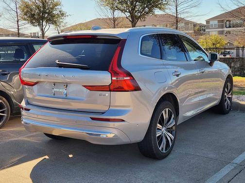 2023 Volvo XC60 B5 Plus Bright Theme