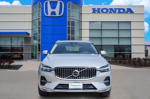 2023 Volvo XC60 B5 Plus Bright Theme