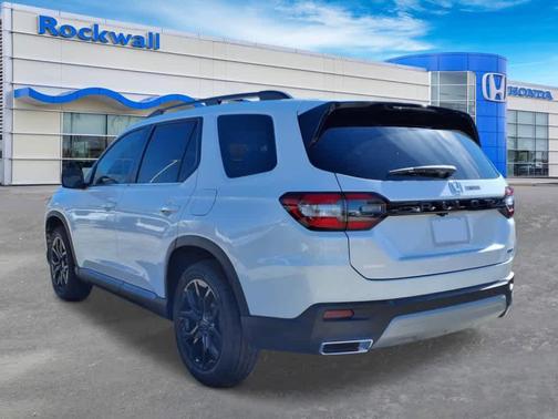 2025 Honda Pilot Touring 8-Passenger