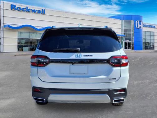 2025 Honda Pilot Touring 8-Passenger