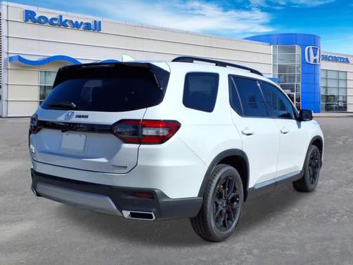 2025 Honda Pilot Touring 8-Passenger