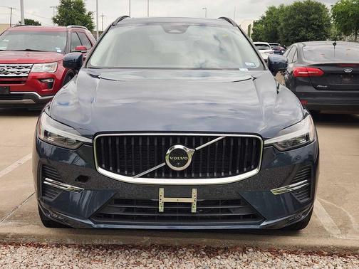 Denim Blue Metallic 2022 Volvo XC60 B5 Momentum