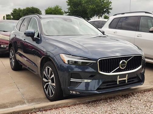 Denim Blue Metallic 2022 Volvo XC60 B5 Momentum