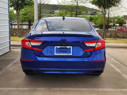 Still Night Pearl 2022 Honda Accord Sport 1.5T