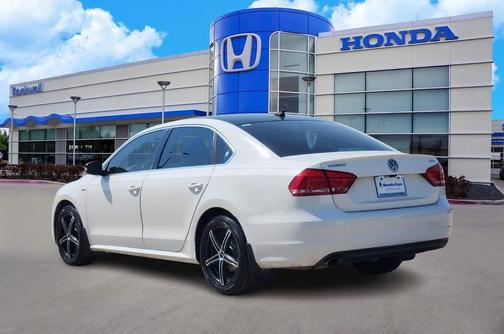 2015 Volkswagen Passat 1.8T Auto Sport