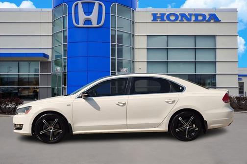 2015 Volkswagen Passat 1.8T Auto Sport