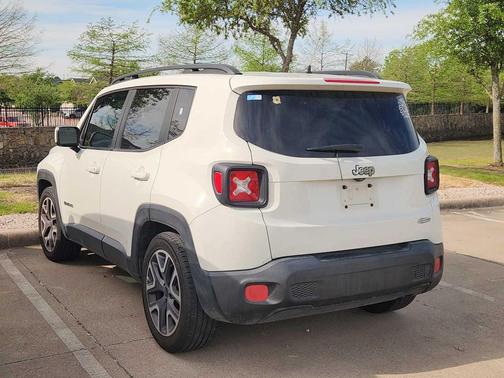 Alpine White 2015 Jeep Renegade Latitude